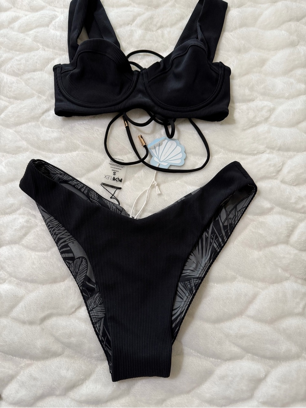 NEW! Popflex Ribbed Black V-Cut Bottoms size small (matching top avail in XS) - Picture 4 of 6